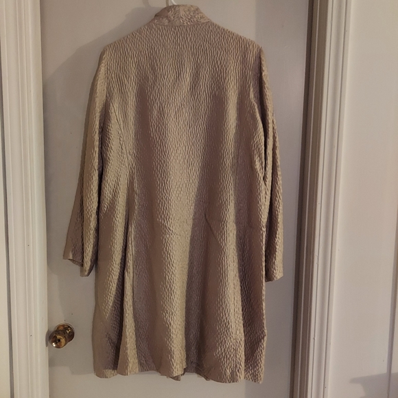 Eileen Fisher silk quilted champagne lightweight coat - Picture 4 of 10